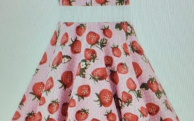 Robe fillette avec imprimé fraises