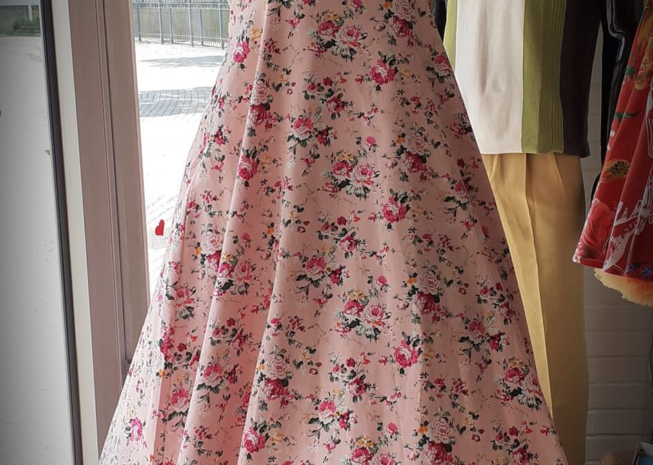 Jolie robe florale rose pastel